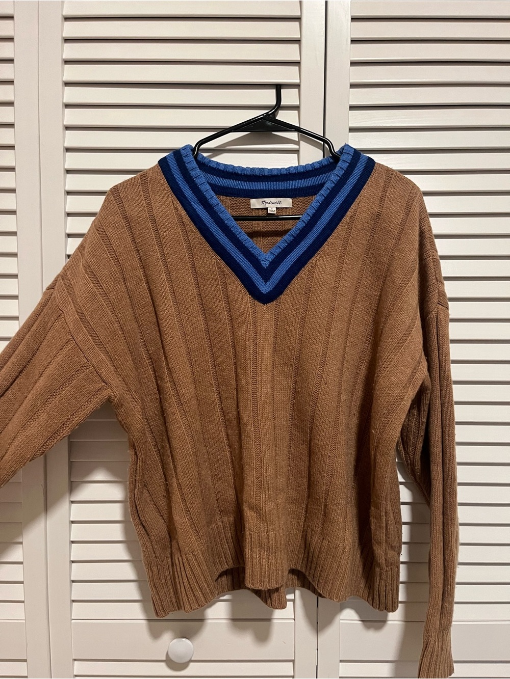 Madewell Brown V‑Neck Sweater with Blue Trim